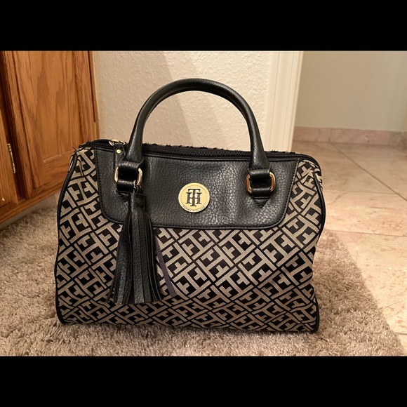 Tommy Hilfiger purse - Picture 3 of 5